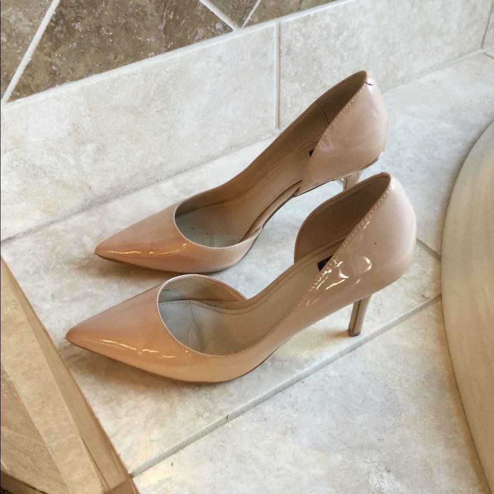 Neutral heels - Picture 2 of 4